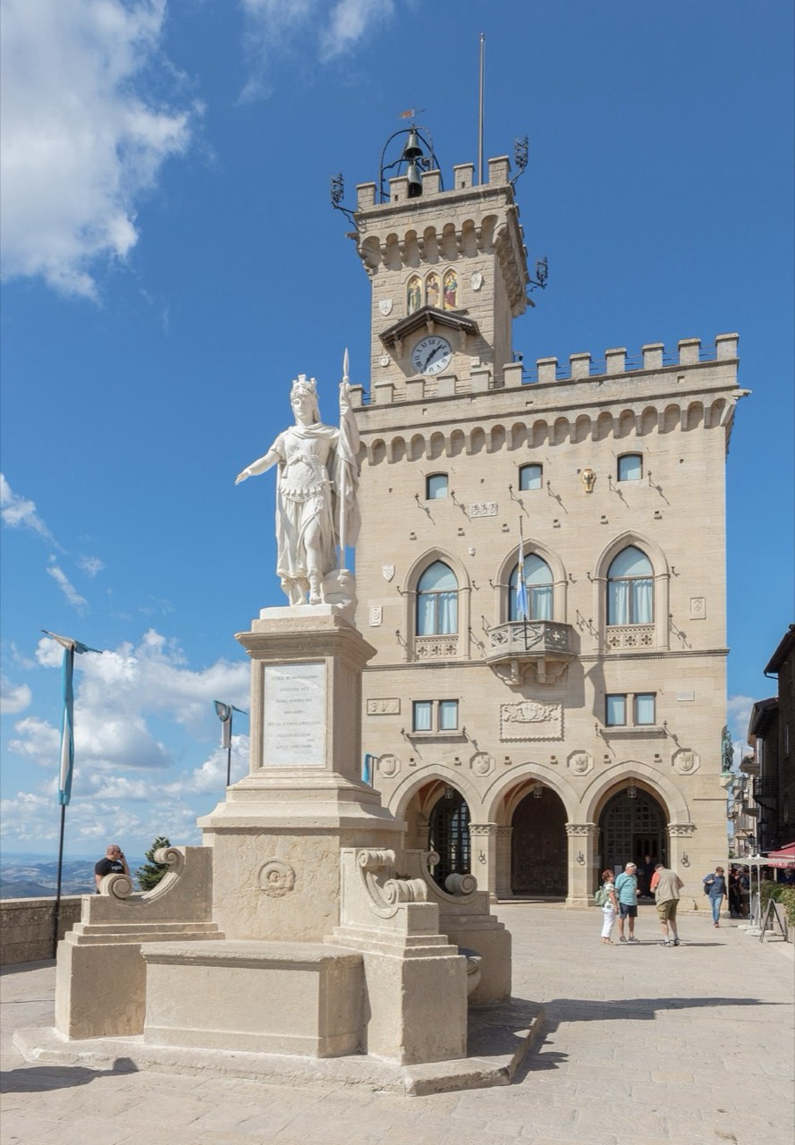 Palazzo Pubblico — Exterior